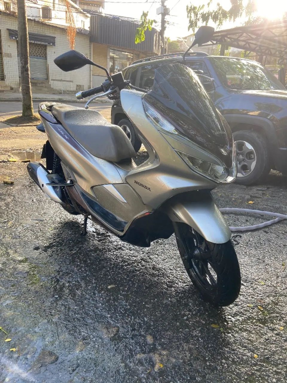 Pcx dlx 2022 