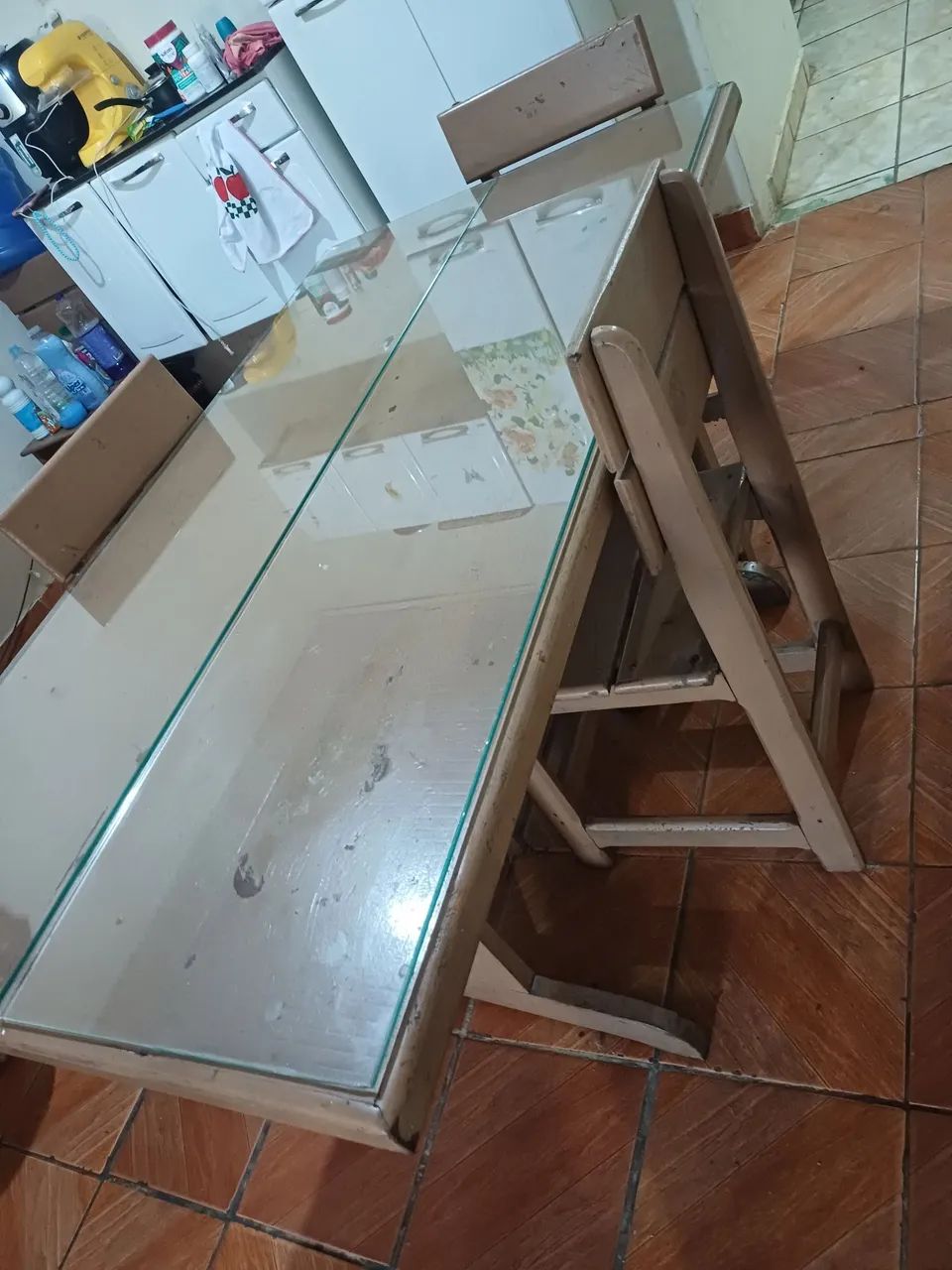 Mesa de madeira com 6 cadeiras - Foto 3