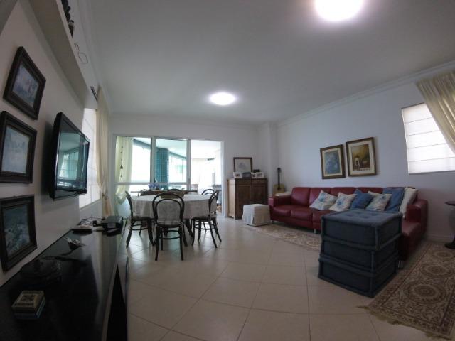 3 suítes + lavabo, mobiliado, 1 por andar, 2 vagas, 20m do mar, lazer compl, barra sul. - Foto 9