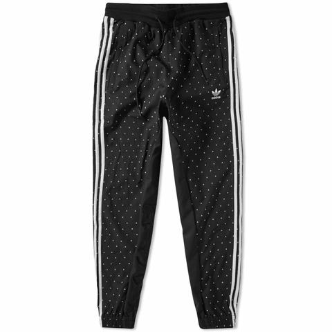 Hu Holiday collection from Adidas Originals in collaboration with Pharrell Williams - Foto 4