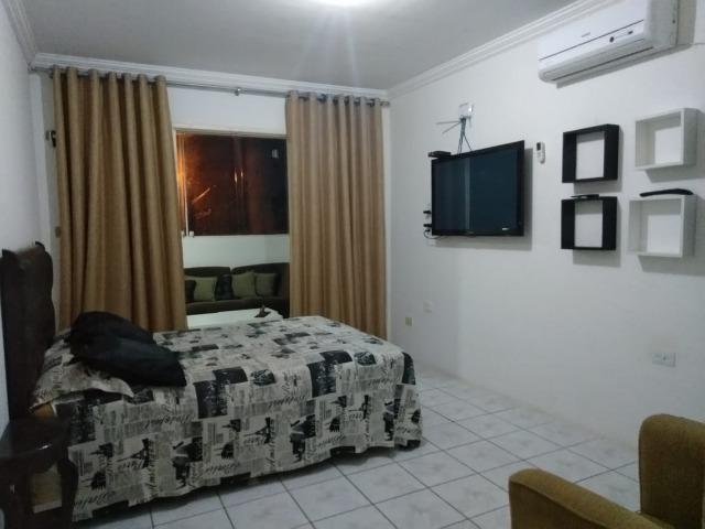 Excelente Oportunidade! Belíssima e ampla casa semi mobiliada, ótima localização! - Foto 15