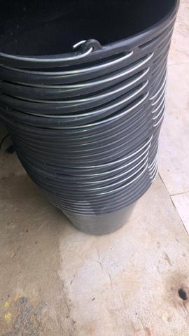 Vendo: rolo de conduíte, balde, masseira e etc. leia o anúncio! - Foto 3