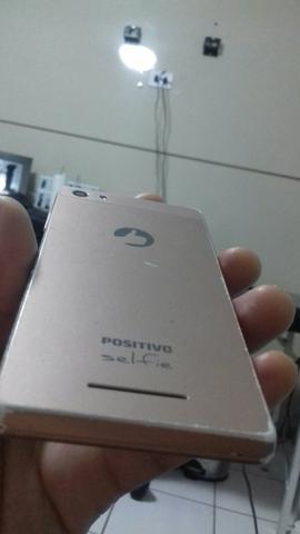 Celular positivo selfie