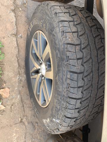 Rodas aro 18 Hilux SRX com pneus - Foto 3