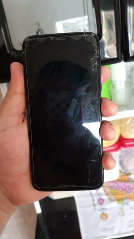 Vendo Motorola G7 Power Tela trincada funcionando perfeitamente - Foto 3