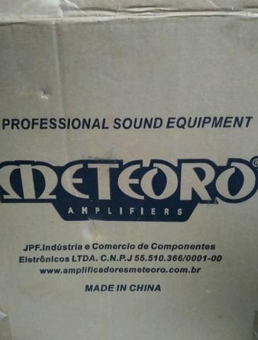 Baixo Yamaha e Amplificador Meteoro - Foto 6