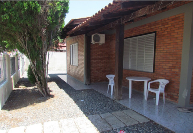 TEMPORADA Casa 50 metros da Praia