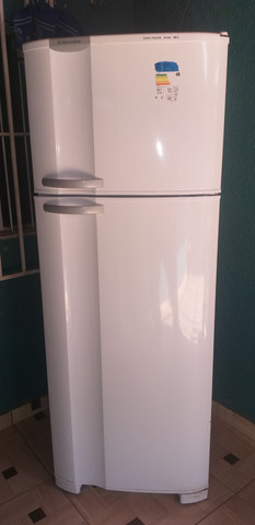 Vendo geladeira Electrolux 462l R$1.300 - Foto 2