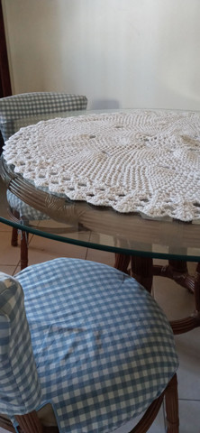 Mesa com tampo de vidro