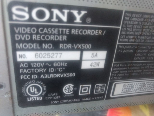 Aparelho 2 em 1 Sony DVD e Videocassete usado raridade 