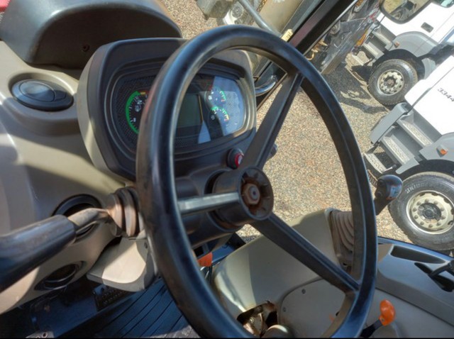 Trator Case Farmall 110A ano 2017, 4x4, com 7000 horas, em SP - Foto 5