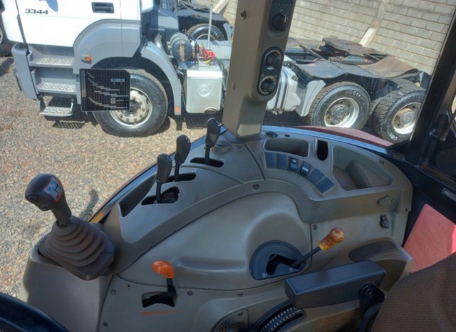 Trator Case Farmall 110A ano 2017, 4x4, com 7000 horas, em SP - Foto 4