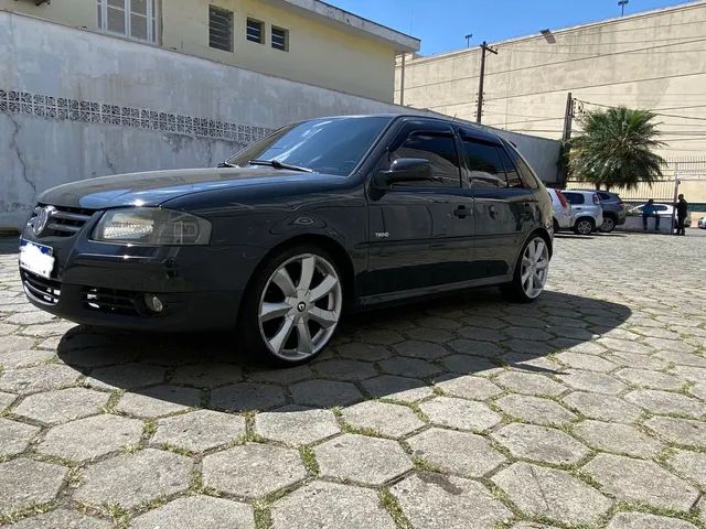 Gol Trend rebaixado com rodas aro 20