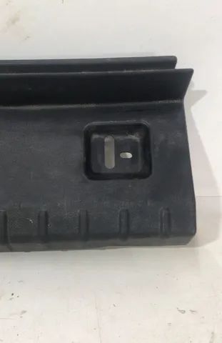 Acabamento inferior da porta malas Bmw 320i 2014  * - Foto 5