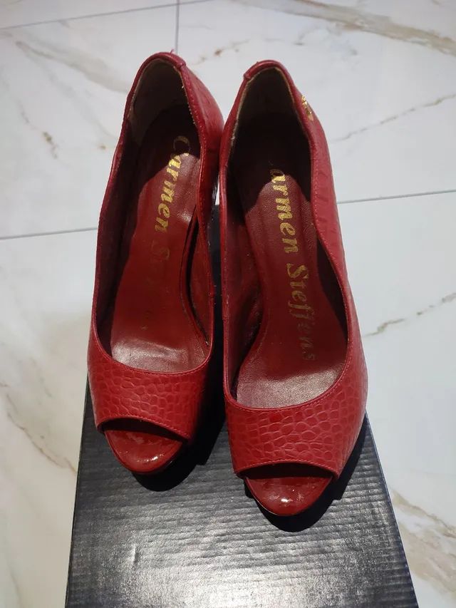 Carmen steffens hot sale scarpin vermelho