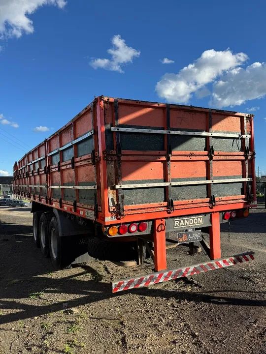 Carreta randon ano 2002 graneleira com pneus pra cavalo toco. - Foto 5