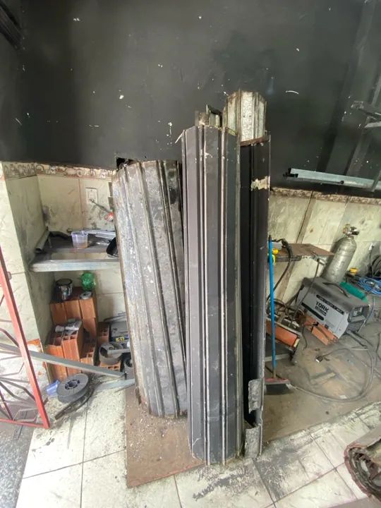 Portas de enrolar em aço - usadas64617882561411124