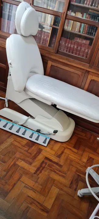 Maca Poltrona Elétrica Clínicas Médicas, Estética, Spa, Micropigmentadores e Massagem - Foto 4