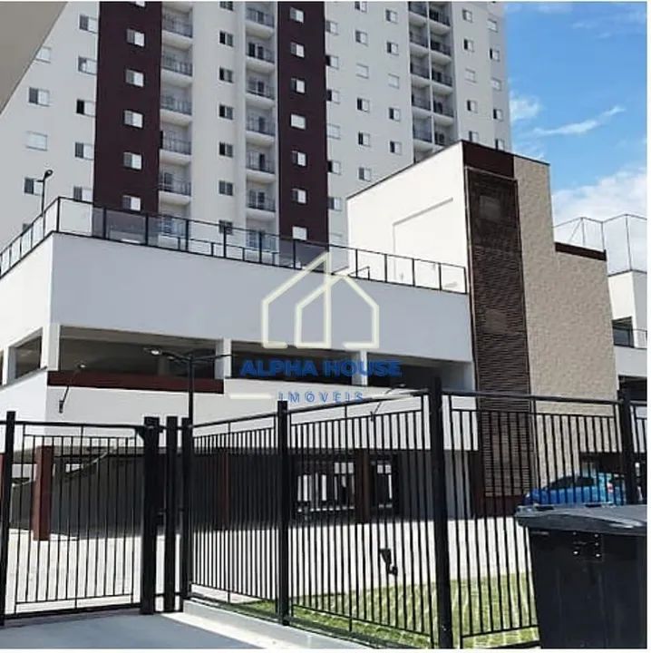 Apartamento à venda no Condomínio Palmeira Real, com móveis planejados.
