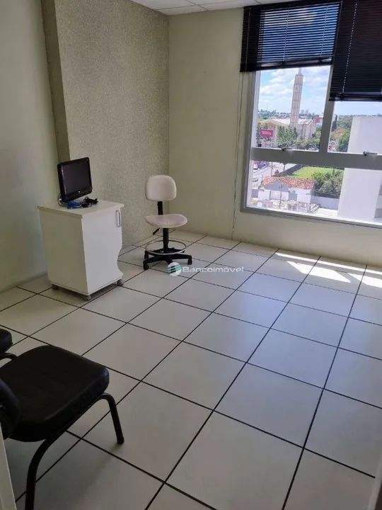 Conjunto de Salas/Comercial, bem localizada, perto de tudo. Edifício com portaria 24 hs, e - Foto 13