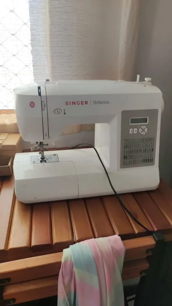 Máquina de Costura Singer Brilliance