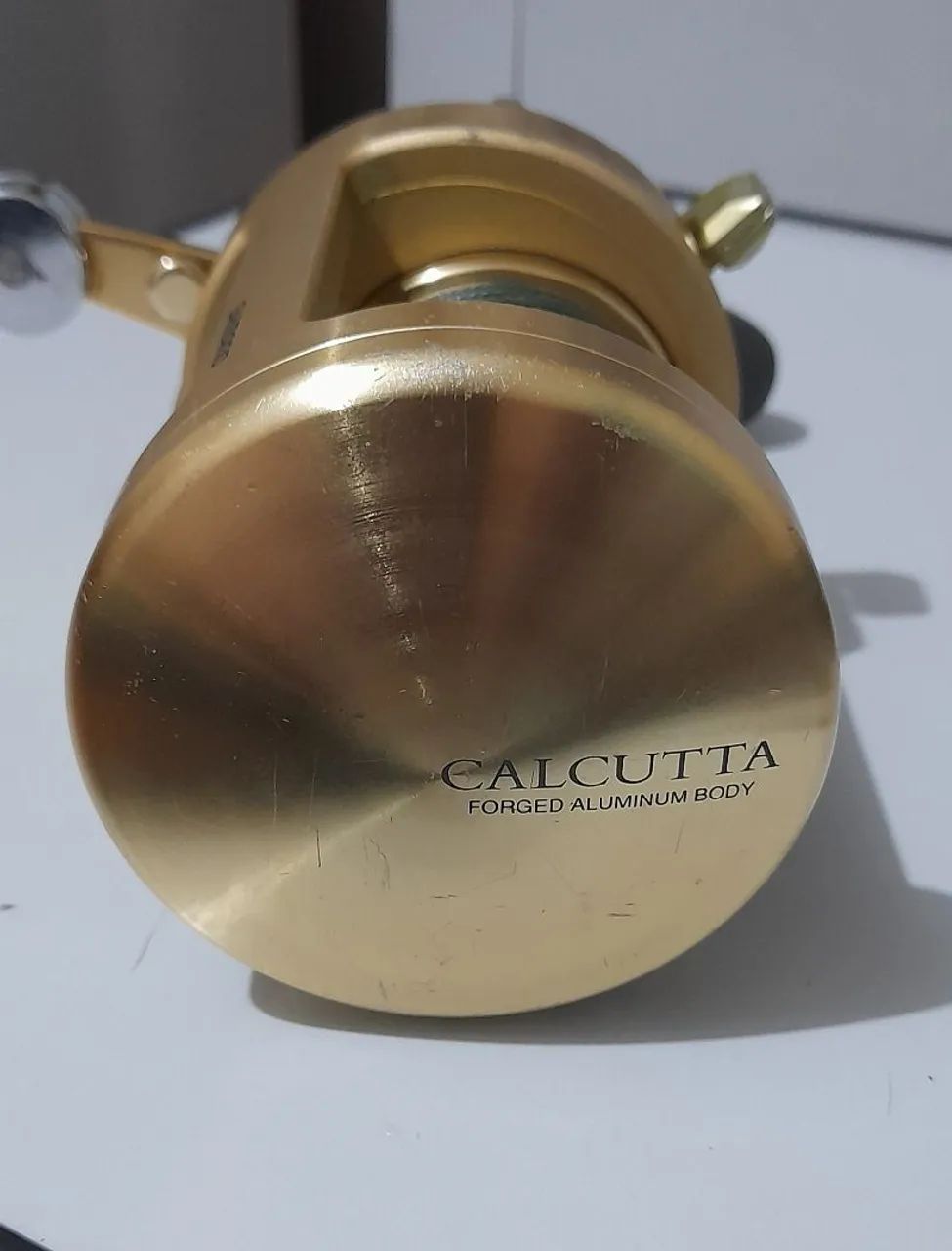 Carretilha Shimano Calcutá 700B