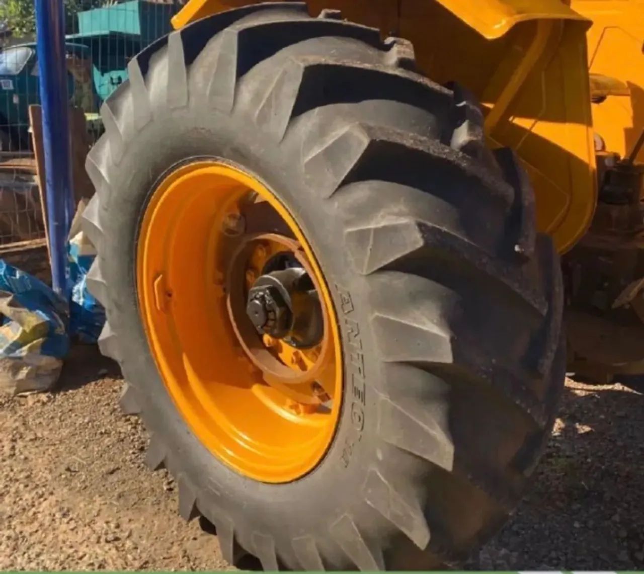 Trator Valmet 85 ID 4x2, Motor 4 cilindros MWM