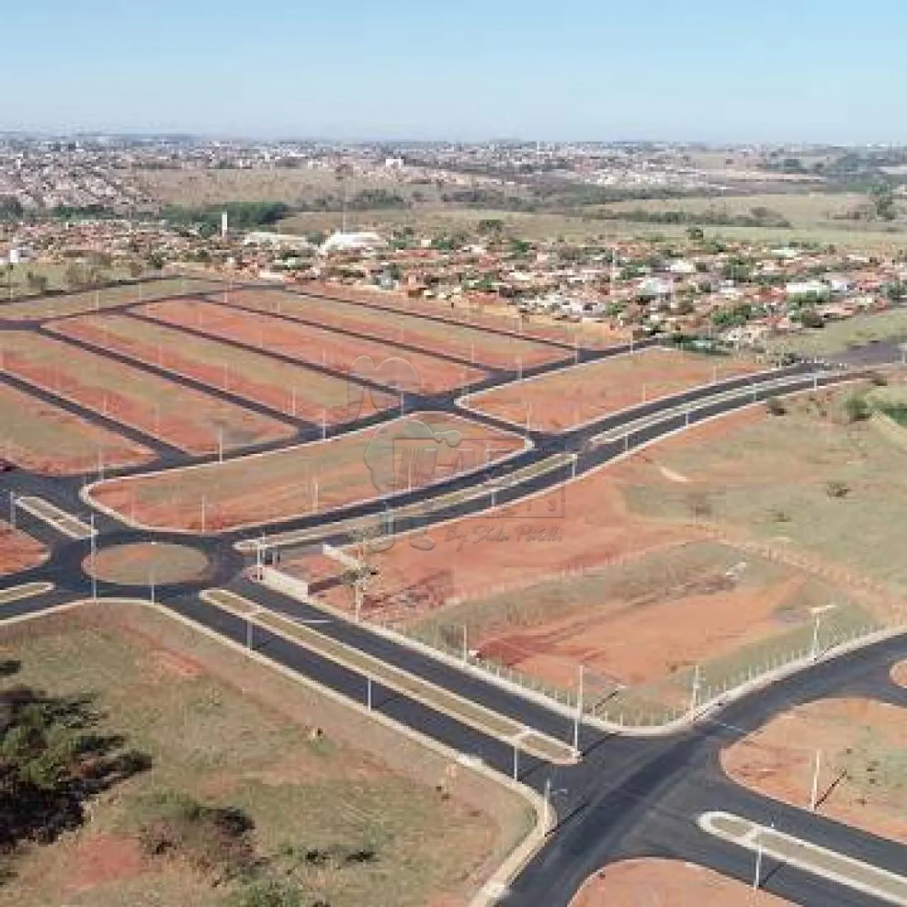 ***CONDOMINIO FECHADO À VENDA***