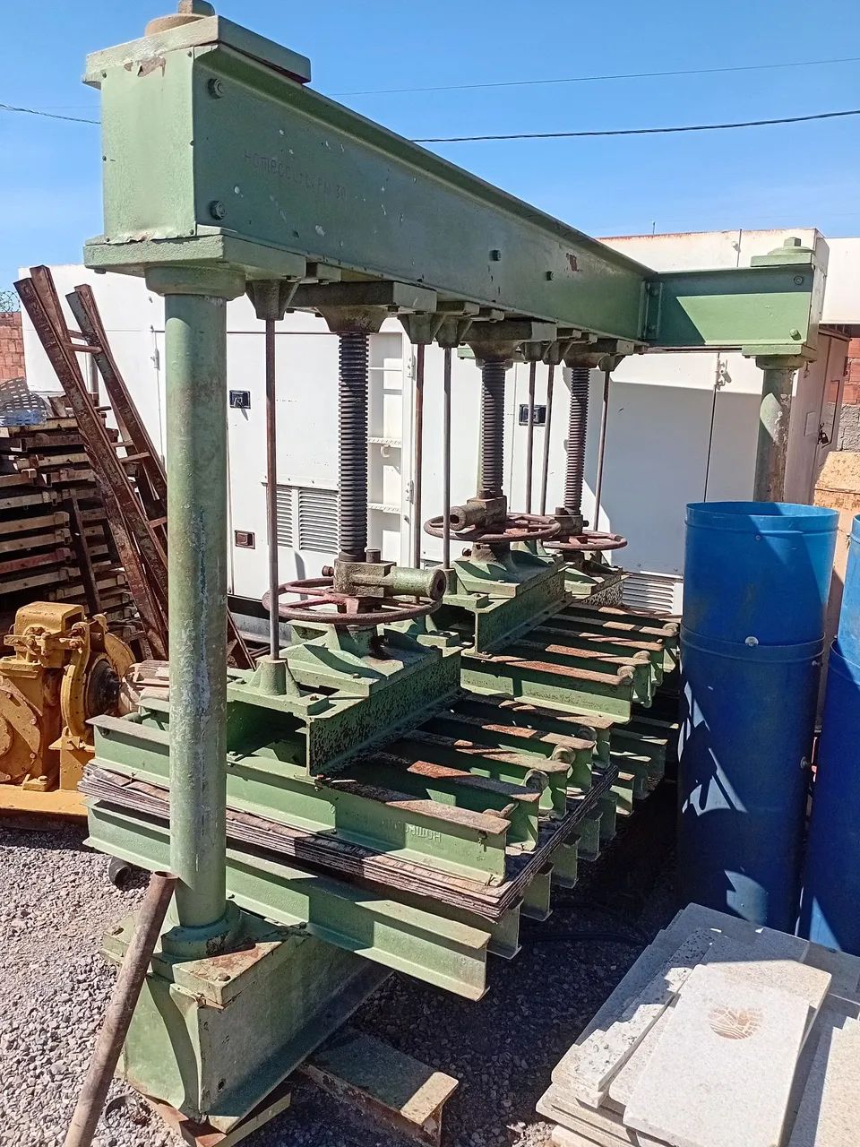 Prensa Hidráulica Industrial para madeira Usada - Foto 2