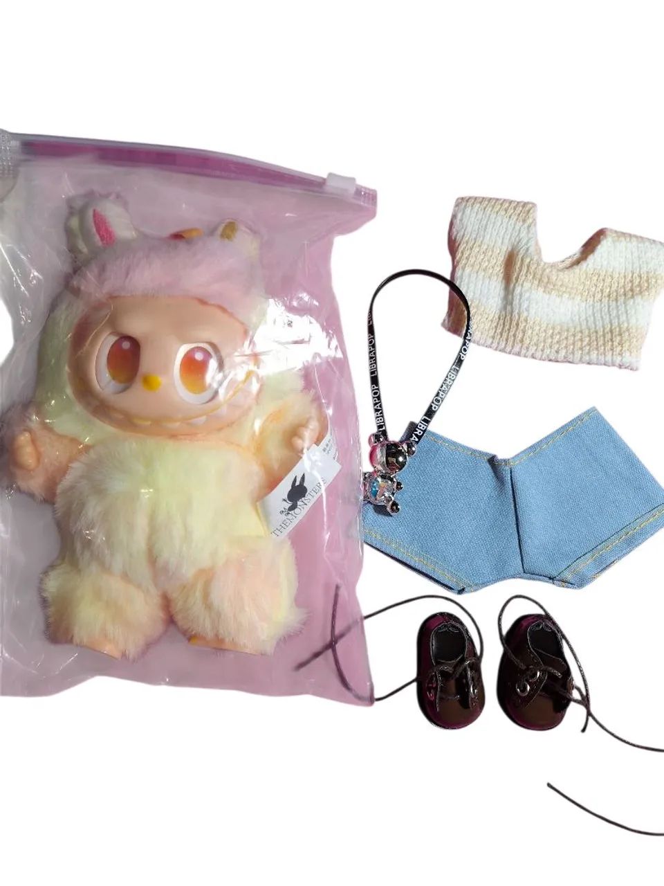 Boneca Labubu com roupa  - Foto 3
