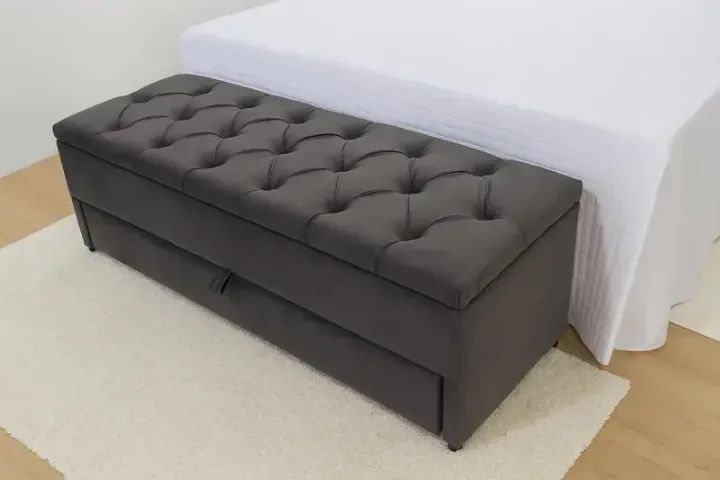 Puff Baú Sapateira com Capitonê em Suede Liso Puff Baú Gaveta (sapateira e Calçadeira)
