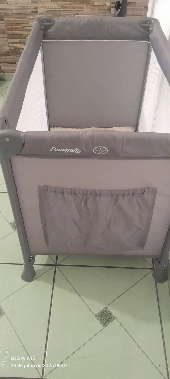 Berço vira chiqueirinho portátil burigotto 