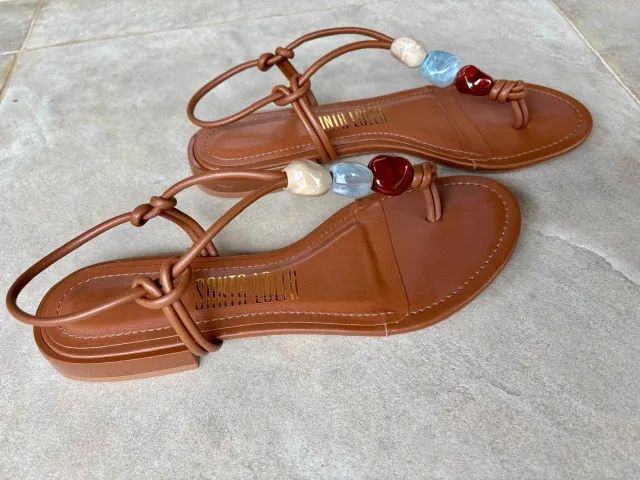 Sandália rasteirinha marca Santa Lolla - Foto 4