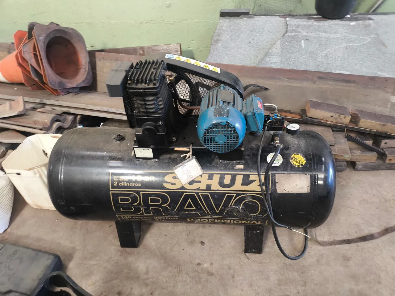 Compressor de ar Schulz Bravo Profissional