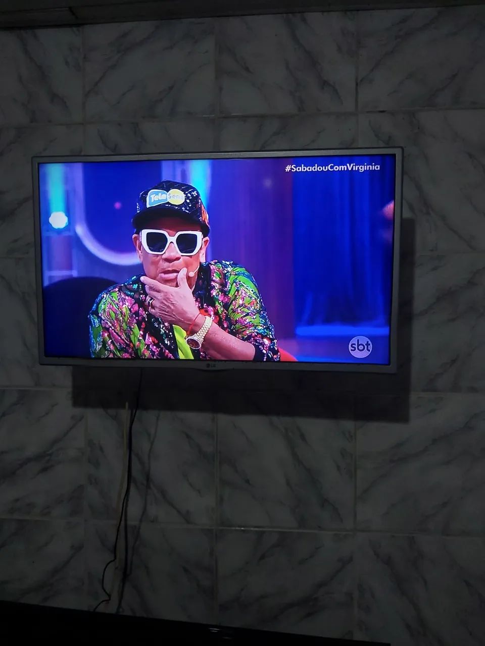 LG 32-inch Smart TV64418589047297122