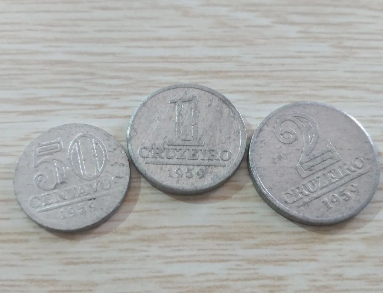 Moedas antigas brasileiras de Aluminio- 1, 2 Ceuzeiros e 50 centavos de 1959 - Foto 2