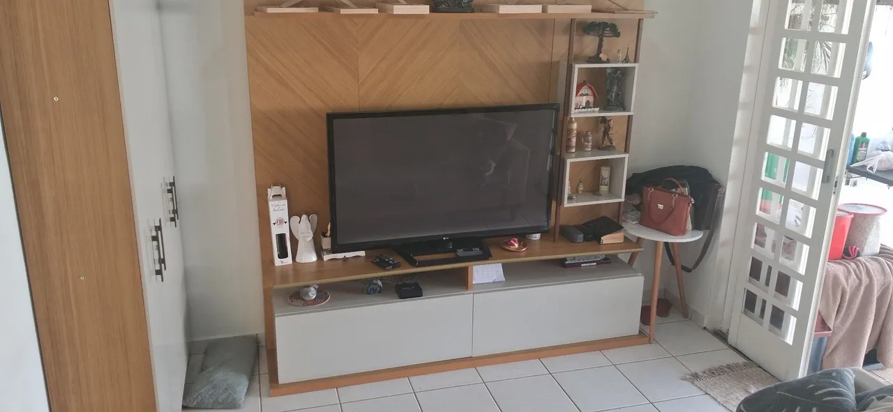 Rack e Painel de TV em Madeira