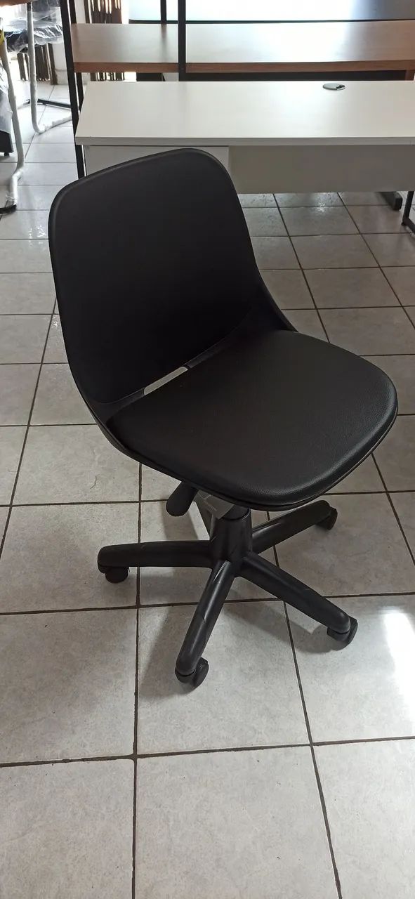 Cadeira para escritório nova 