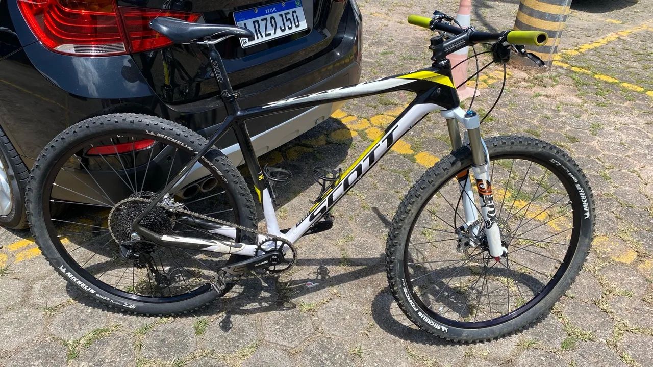 Bicicleta Scott carbono ( somente venda  ) 5 MIL PRA VENDER RÁPIDO !!! Não entrego !!!