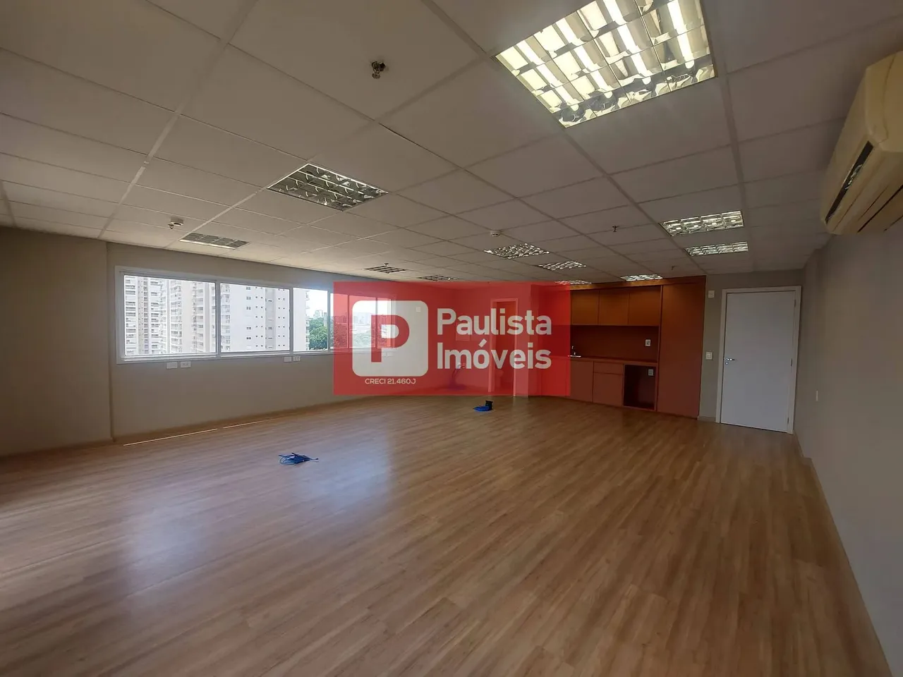 Sala para Locação com 65m², Dispõe de 1 banheiro e Copa, 1 Vaga de garagem no Jardim Dom B