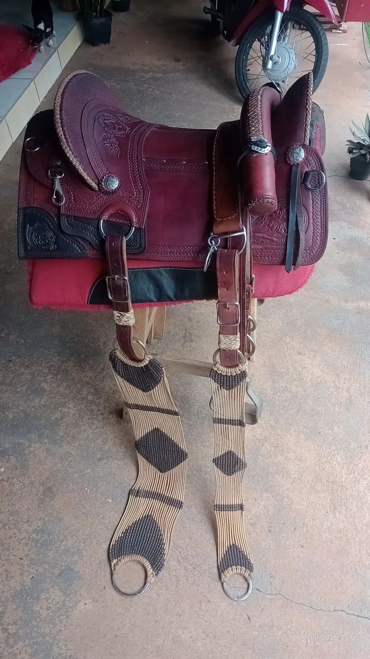 Vendo traia completa usada duas vezes - Foto 2