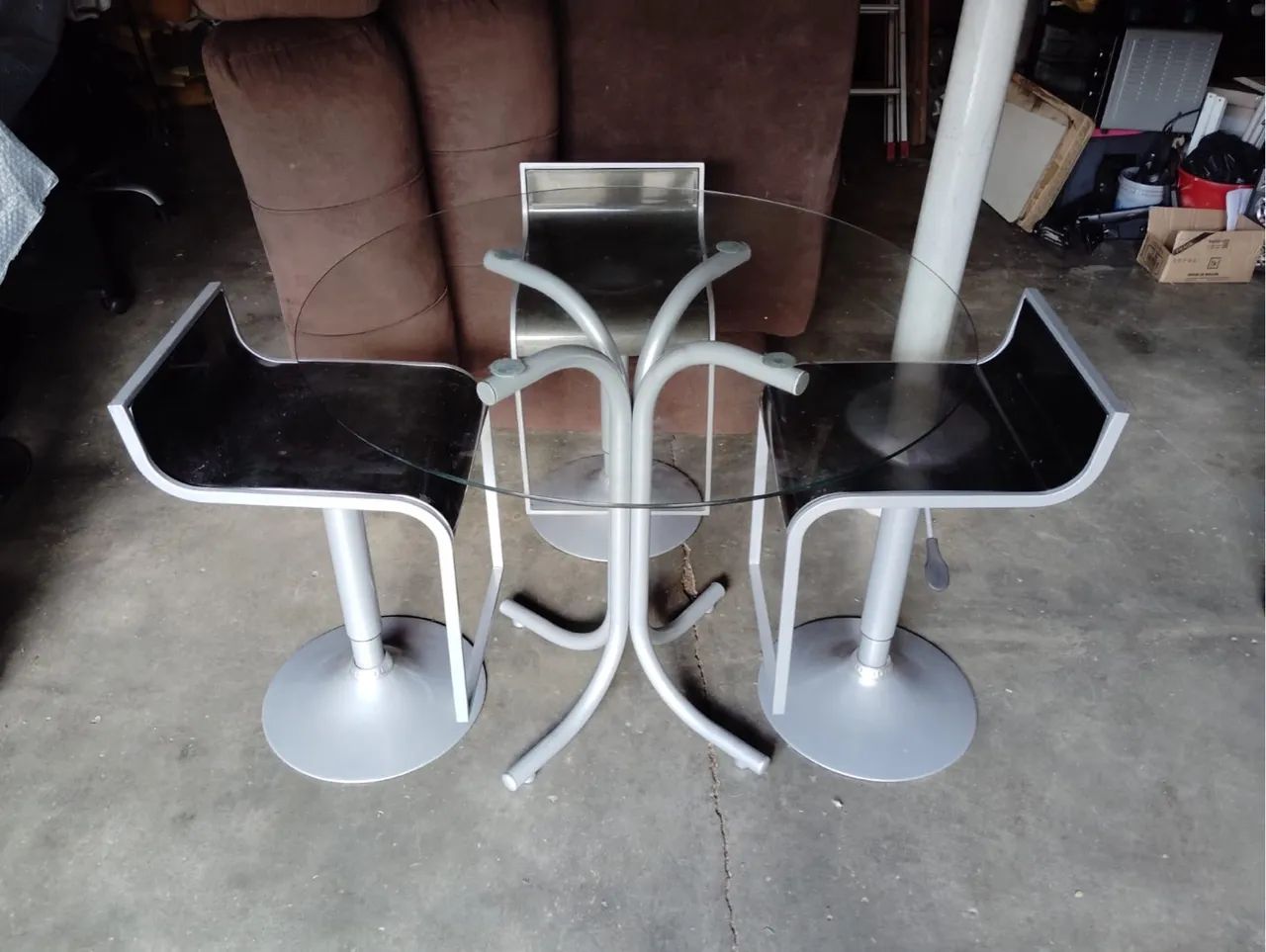 Conjunto de Mesa e Cadeiras 