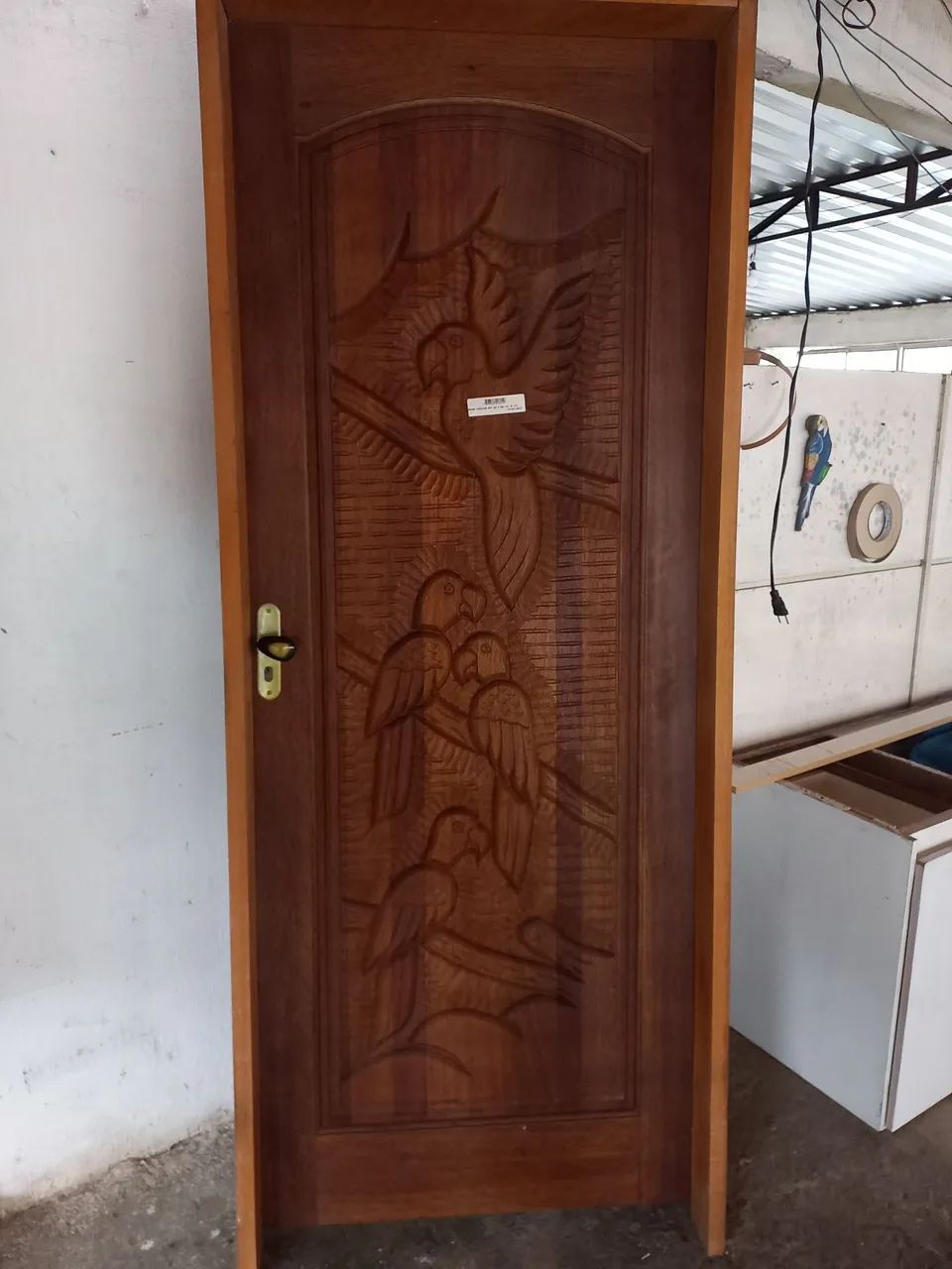 Porta de Madeira Entalhada com Motivo de Pássaros - Foto 3