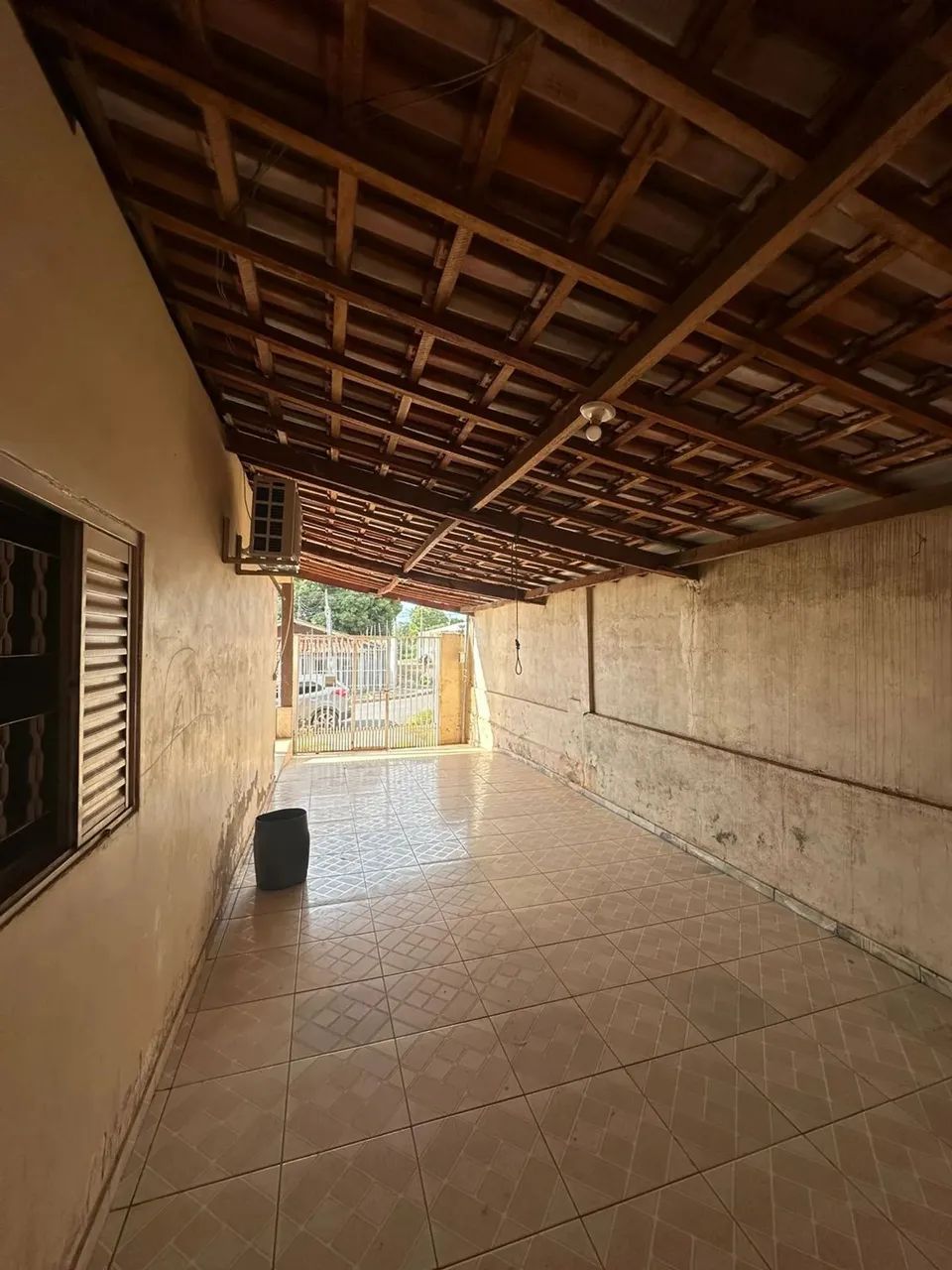 Vendo casa em Várzea Grande de esquina com 360 metros. - Foto 2