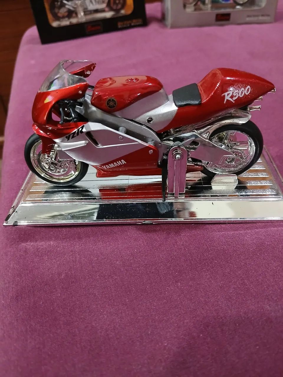 Moto Yamaha R500 em miniatura - Foto 3