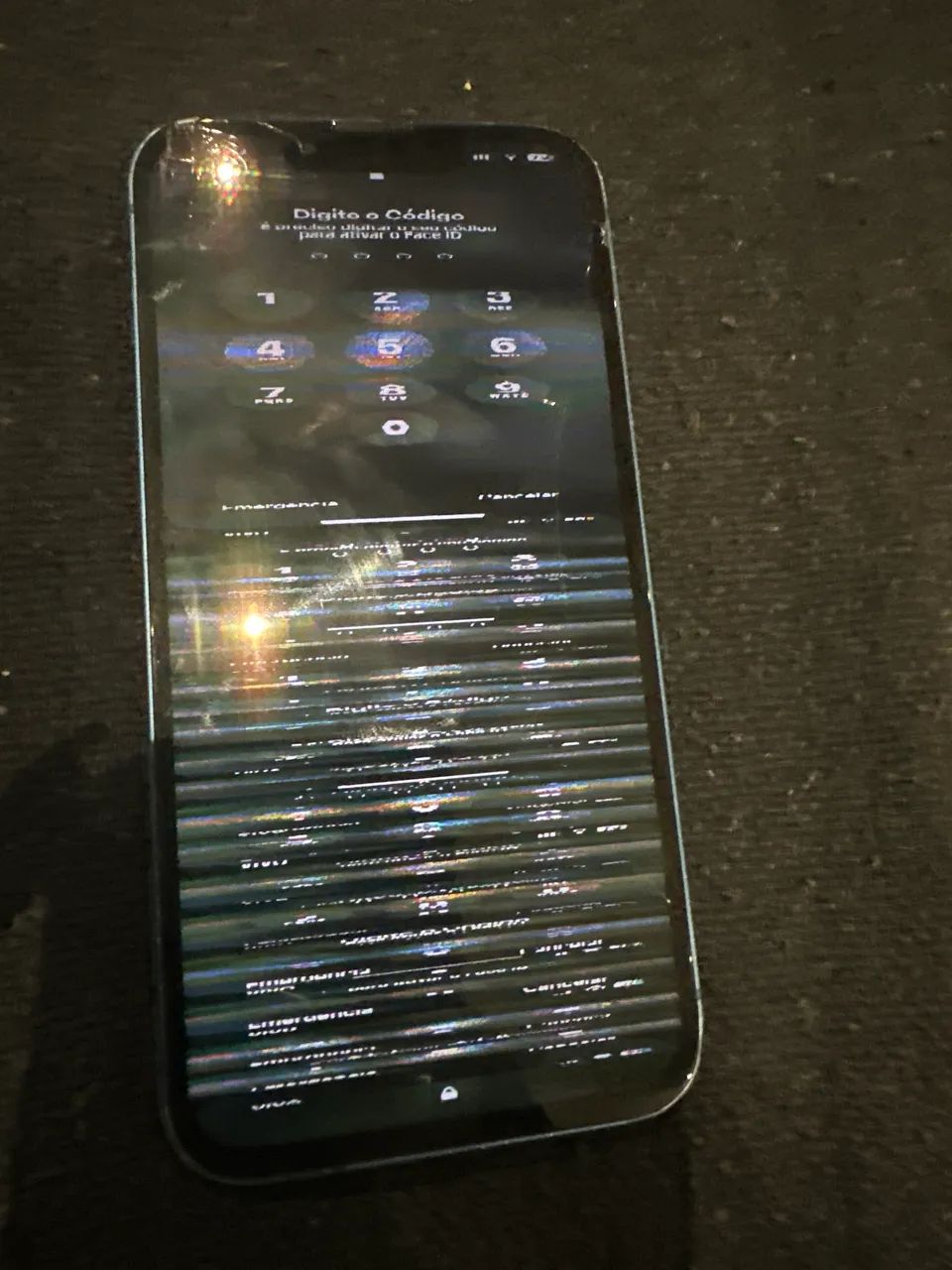 iPhone 13 . Tela com riscos 