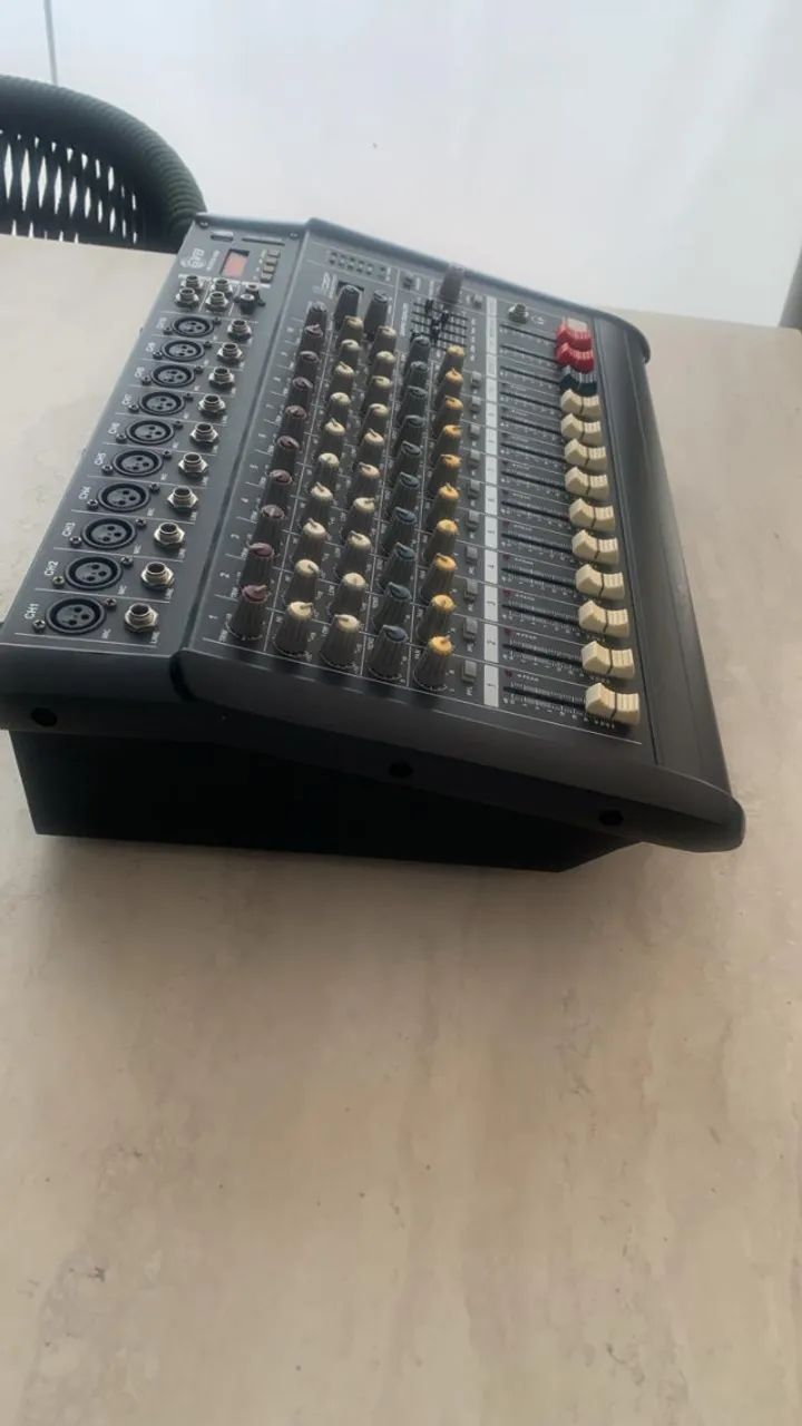 Mesa de som 10 canais perfeita GVB - DSP Powered mixer - Foto 3