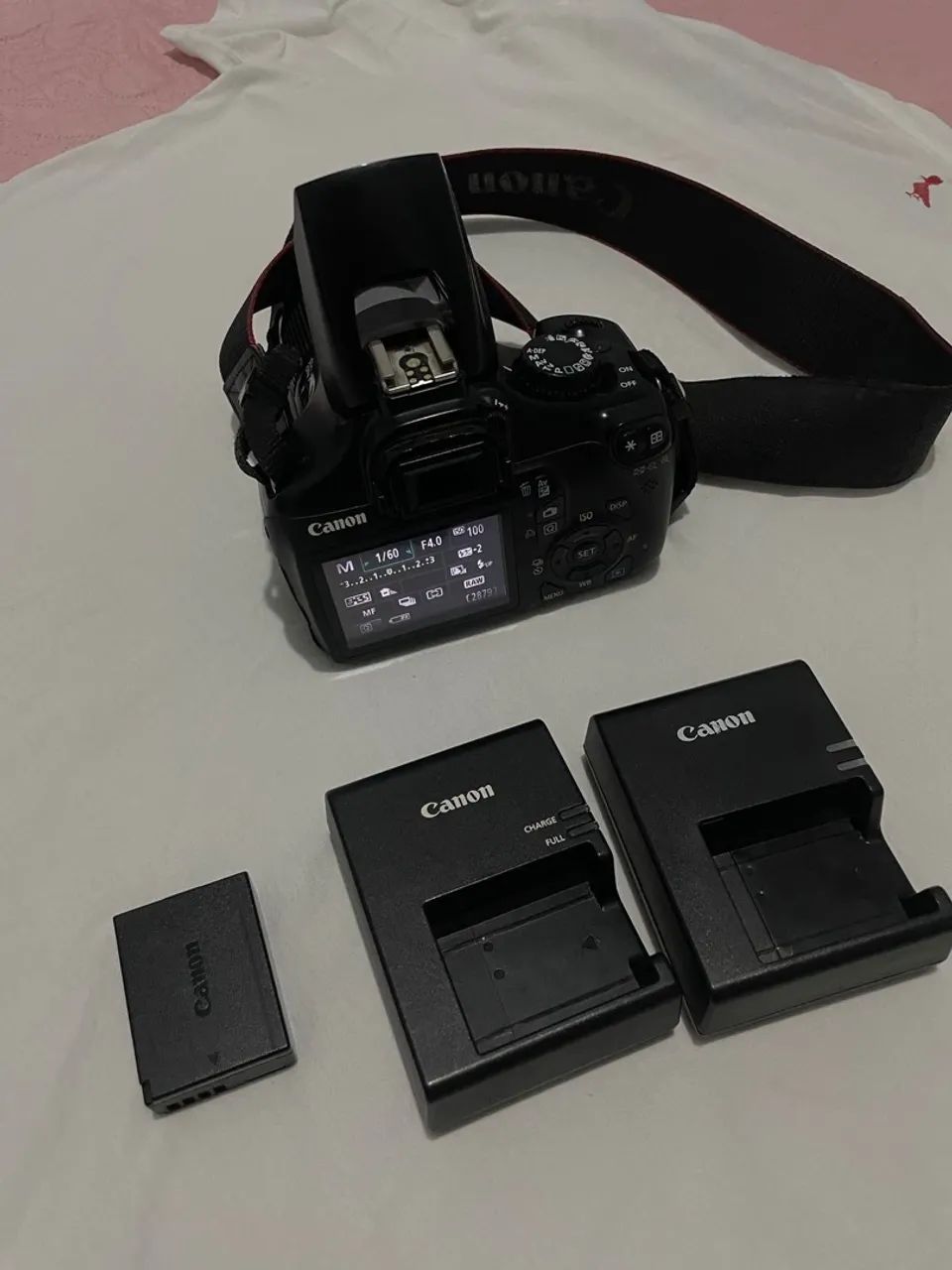 Canon Eos Rebel T3 + Lente Kit - Usada