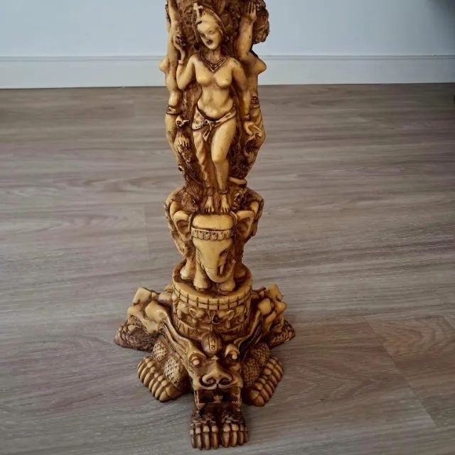 Mesa Oriental com Esculturas e Tampo de Vidro - Década de 60 - Raridade! - Foto 5