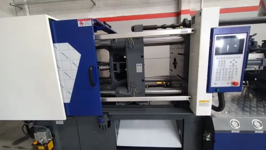 INJETORA 220TON - NOVA  - Foto 5